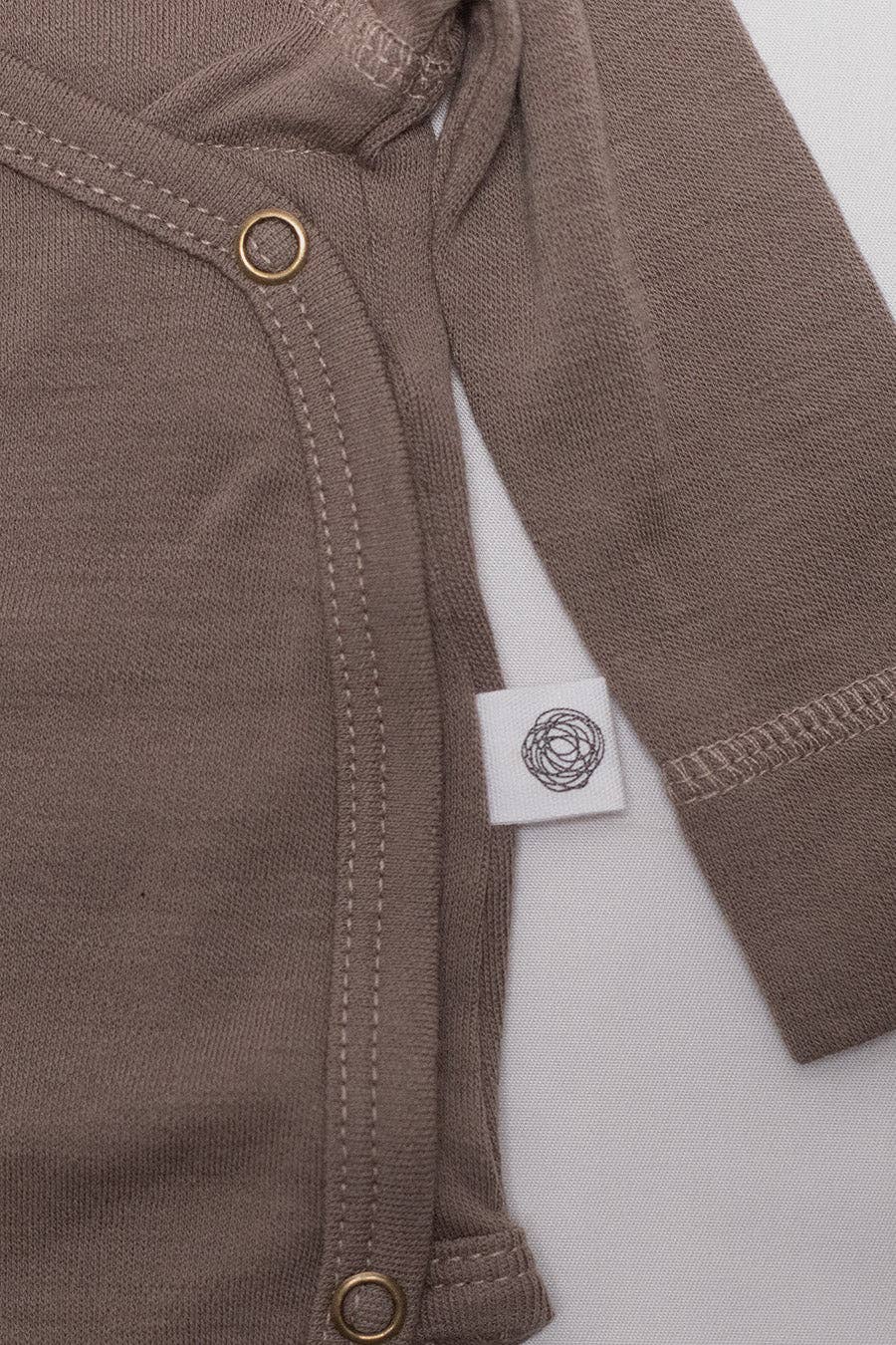 Wollen Overslagromper lange mouw 100% Merinowol – Walnut 50/ 56/ 62 🫧