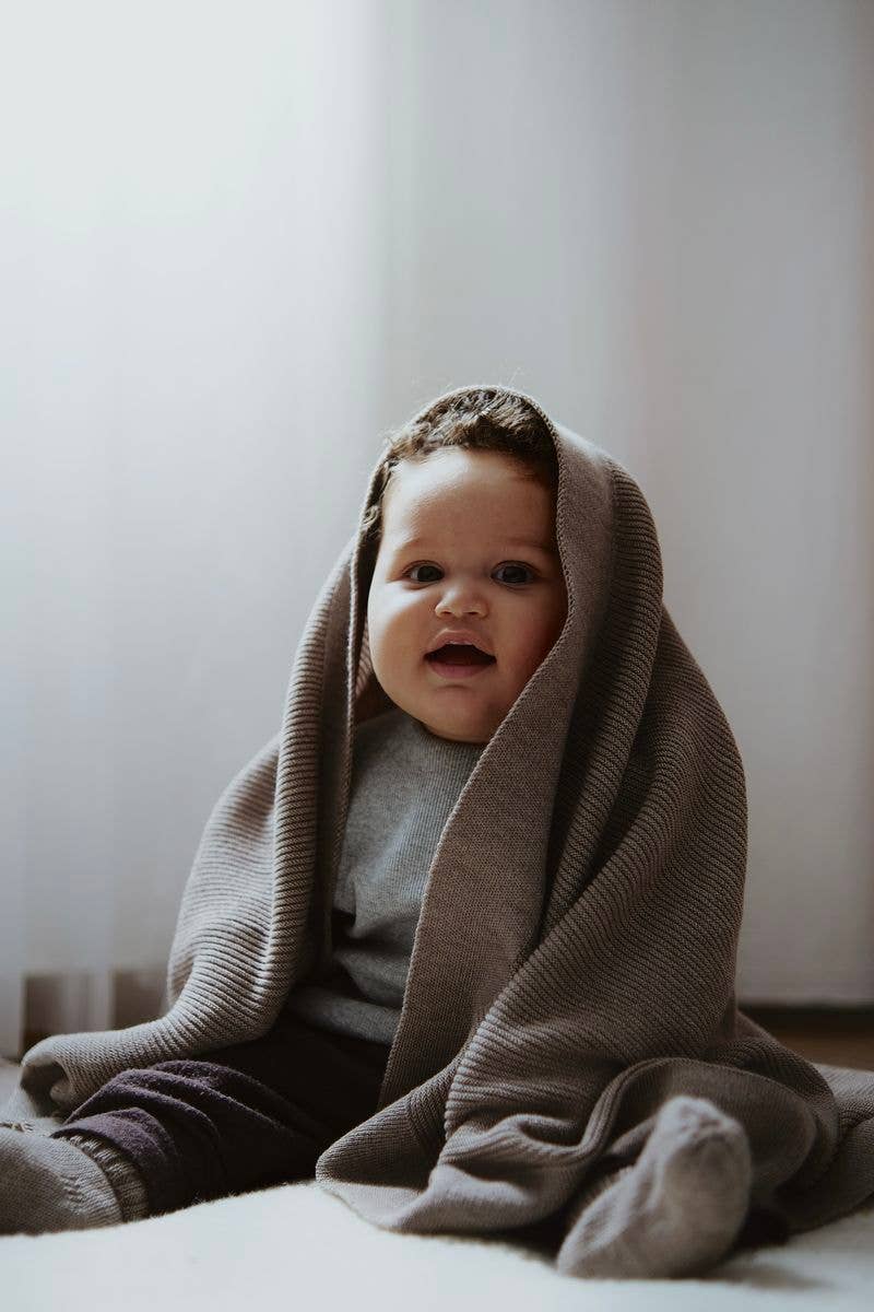 Wiegdeken - Knitted 100% Merinowol: Taupe 🫧